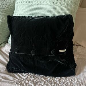 Dransfield & Ross Velvet Textired Button Detail Throw Pillowcase in Emerald